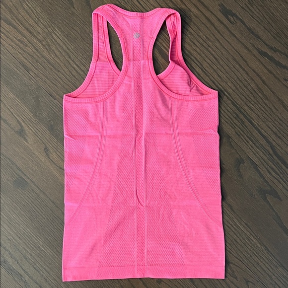Lululemon Athletica Swiftly Tech Racerback Tank - Hip Length - Picture 2 of 4